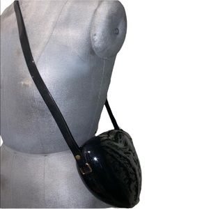 Black heart purse! Hard rubber and plastic